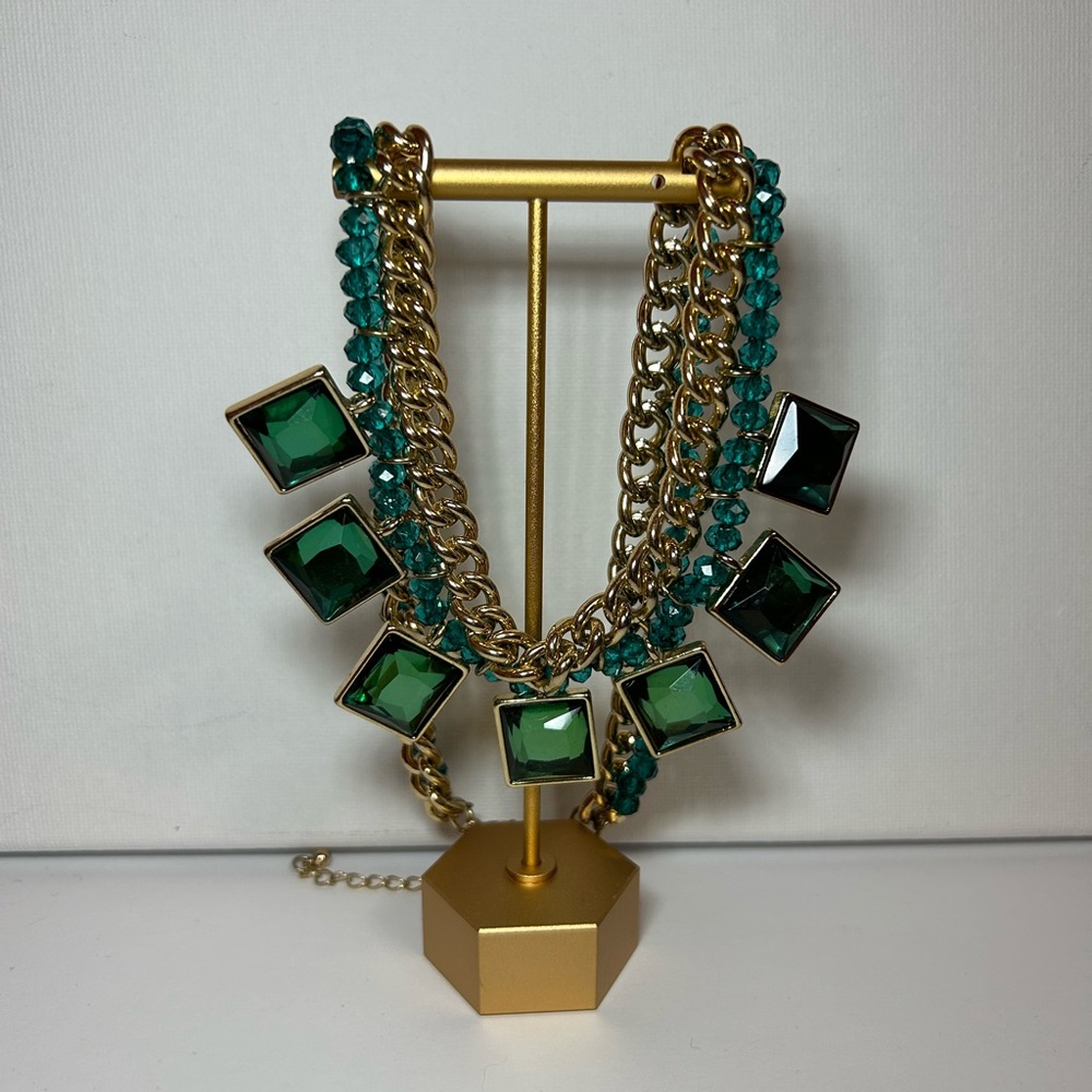 Green fashion necklace